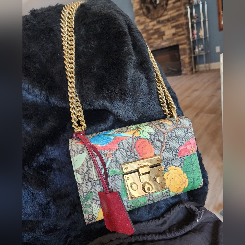 Authentic Gucci Floral Print GG Coated Canvas Crossbody Bag with Gold Chain
